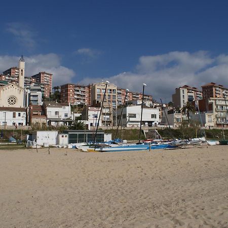 Barcelona Village Homestay Tiana Екстер'єр фото