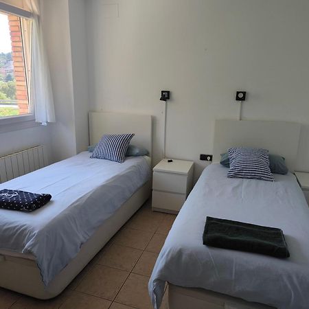 Barcelona Village Homestay Tiana Екстер'єр фото