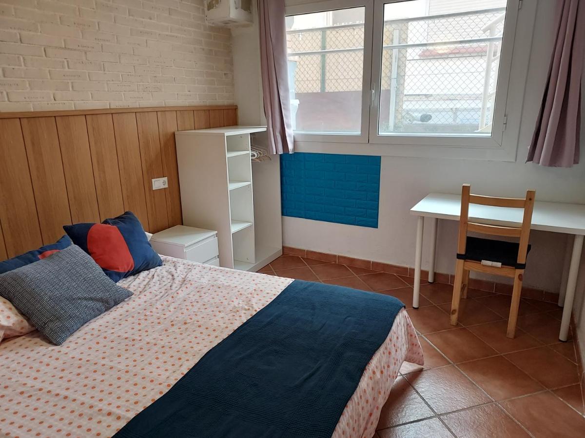 Barcelona Village Homestay Tiana Екстер'єр фото