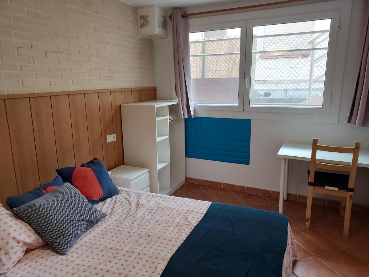 Barcelona Village Homestay Tiana Екстер'єр фото