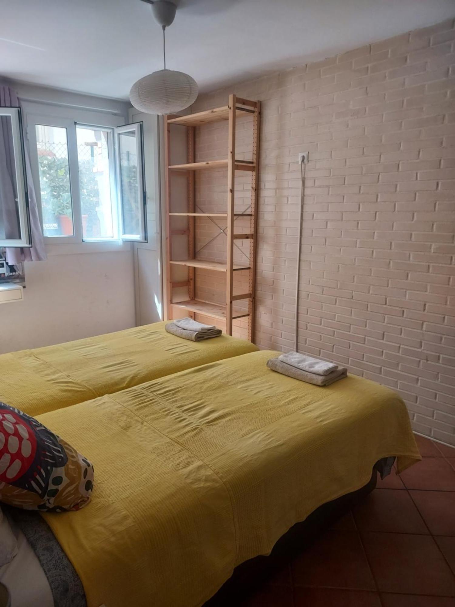 Barcelona Village Homestay Tiana Екстер'єр фото