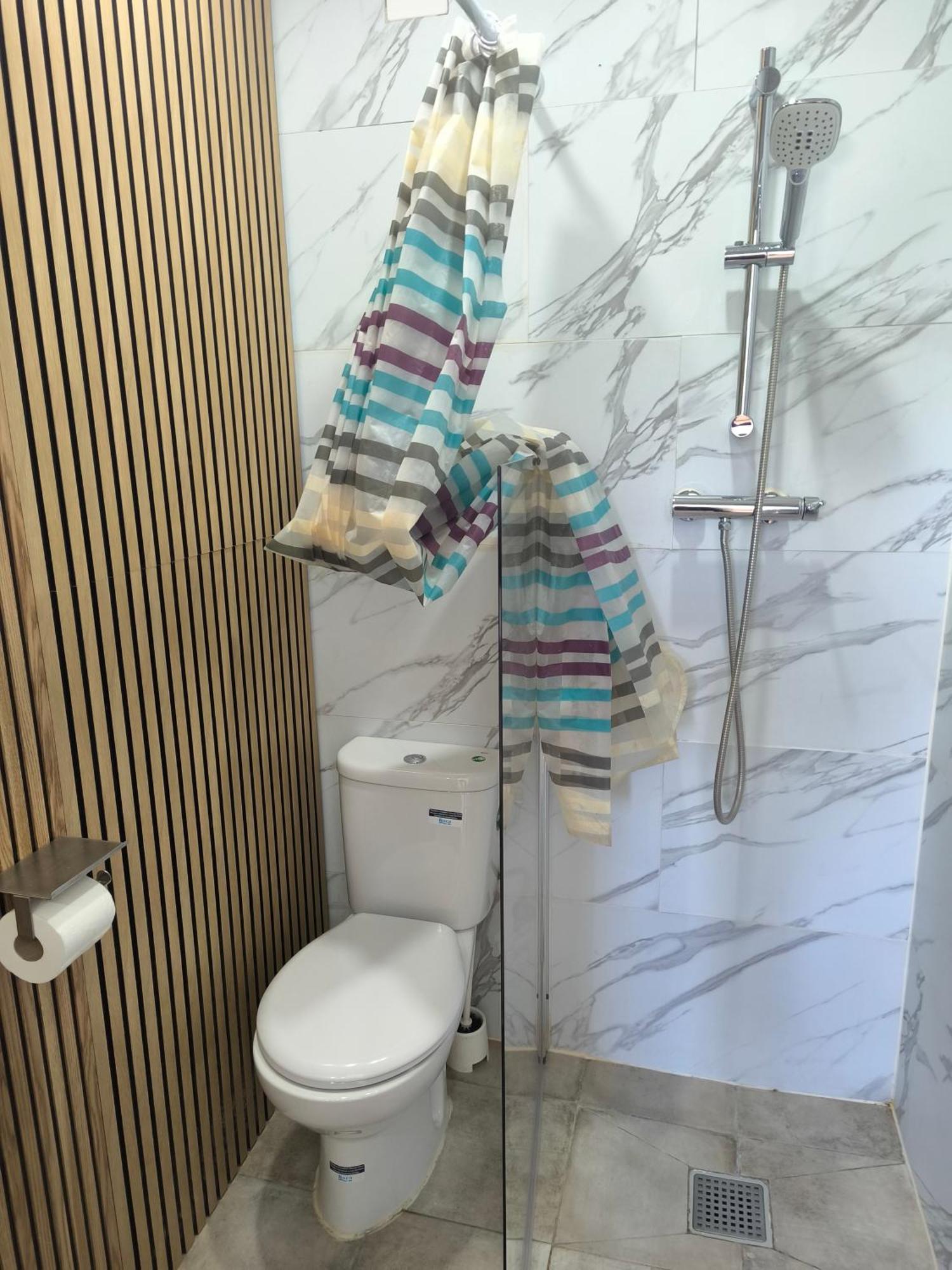 Barcelona Village Homestay Tiana Екстер'єр фото