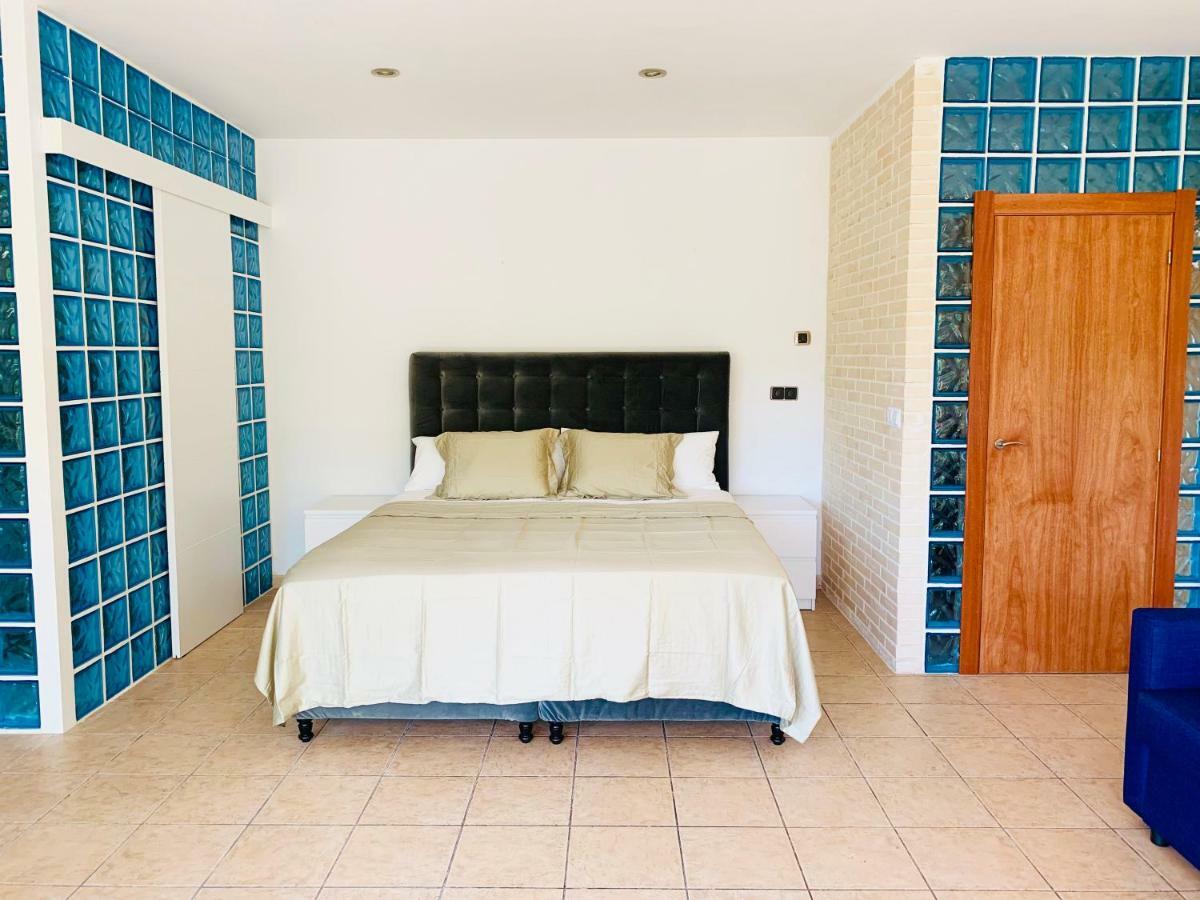 Barcelona Village Homestay Tiana Екстер'єр фото