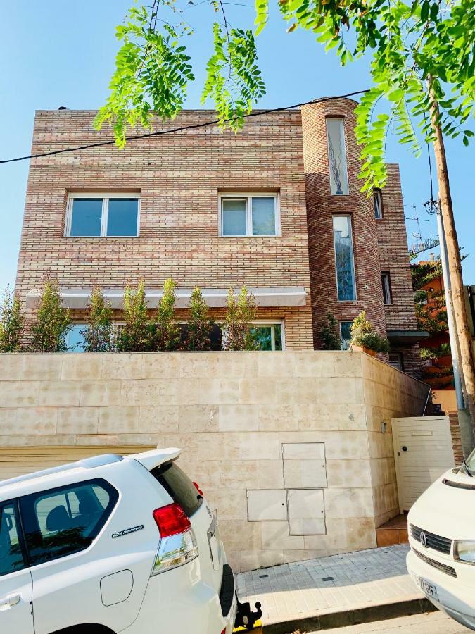 Barcelona Village Homestay Tiana Екстер'єр фото