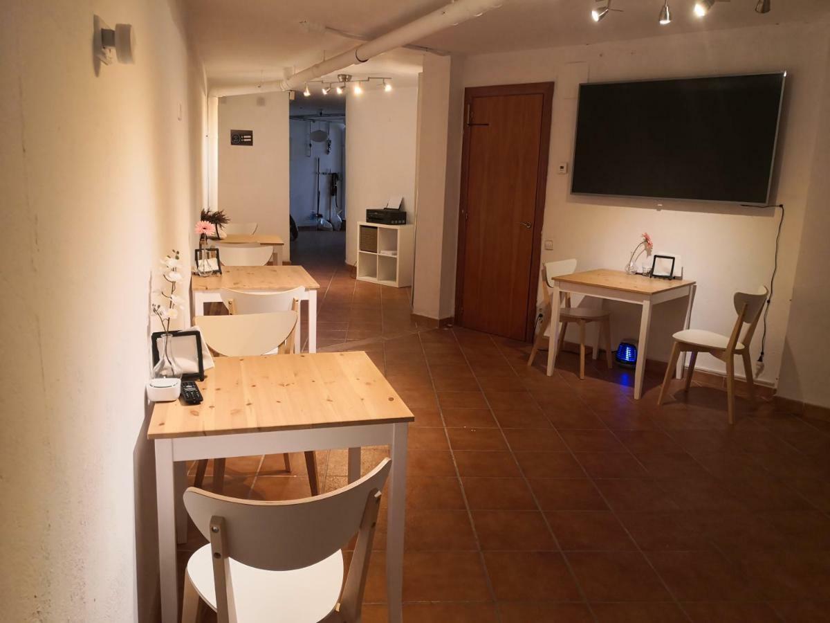 Barcelona Village Homestay Tiana Екстер'єр фото