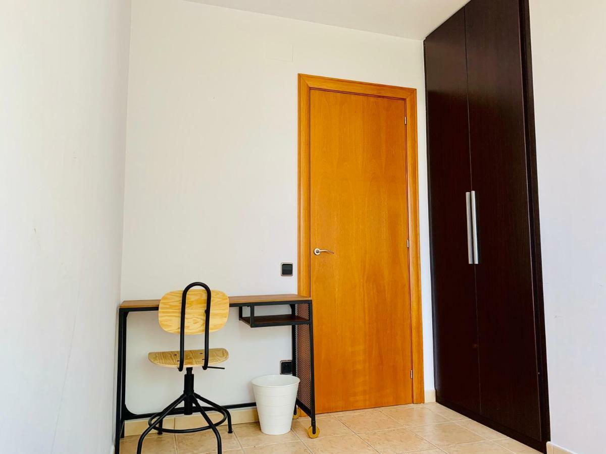Barcelona Village Homestay Tiana Екстер'єр фото