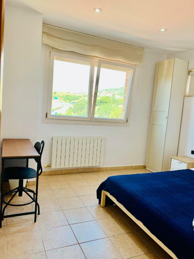 Barcelona Village Homestay Tiana Екстер'єр фото