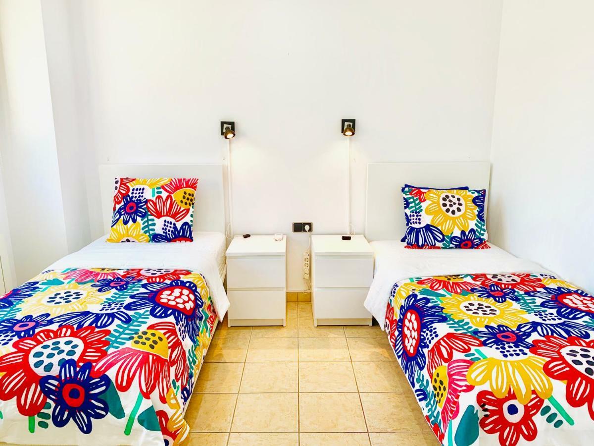 Barcelona Village Homestay Tiana Екстер'єр фото